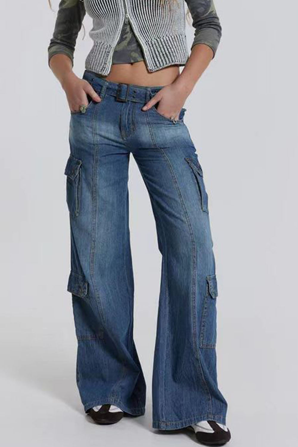 Buttoned Washed Jeans