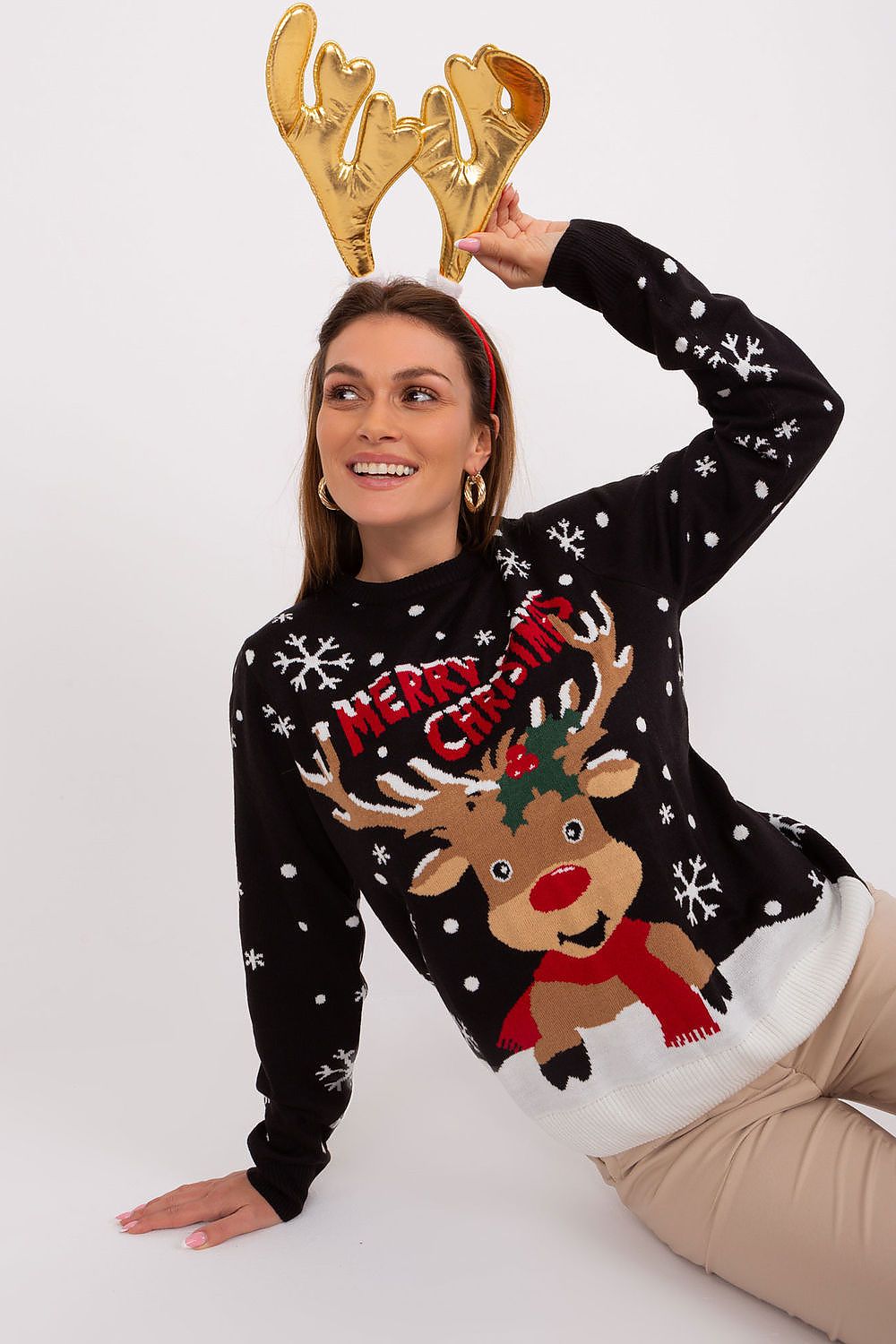 Festive Reindeer Christmas Sweater Model 189734